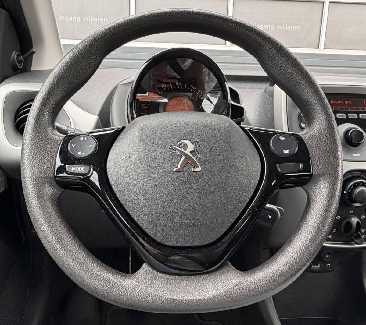 Peugeot 108 Peugeot 108 1.0 Active TOP! | LAGE KM NAP | Airco | 5 Deurs | Rijklaar | Bluetooth | Zuinig & Betrouwbaar |
