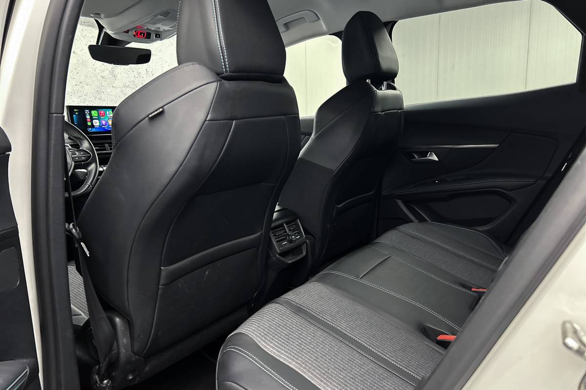 Peugeot 3008 Peugeot 3008 1.6 HYbrid 225 Allure | Camera | Half lederen bekleding | LED koplampen