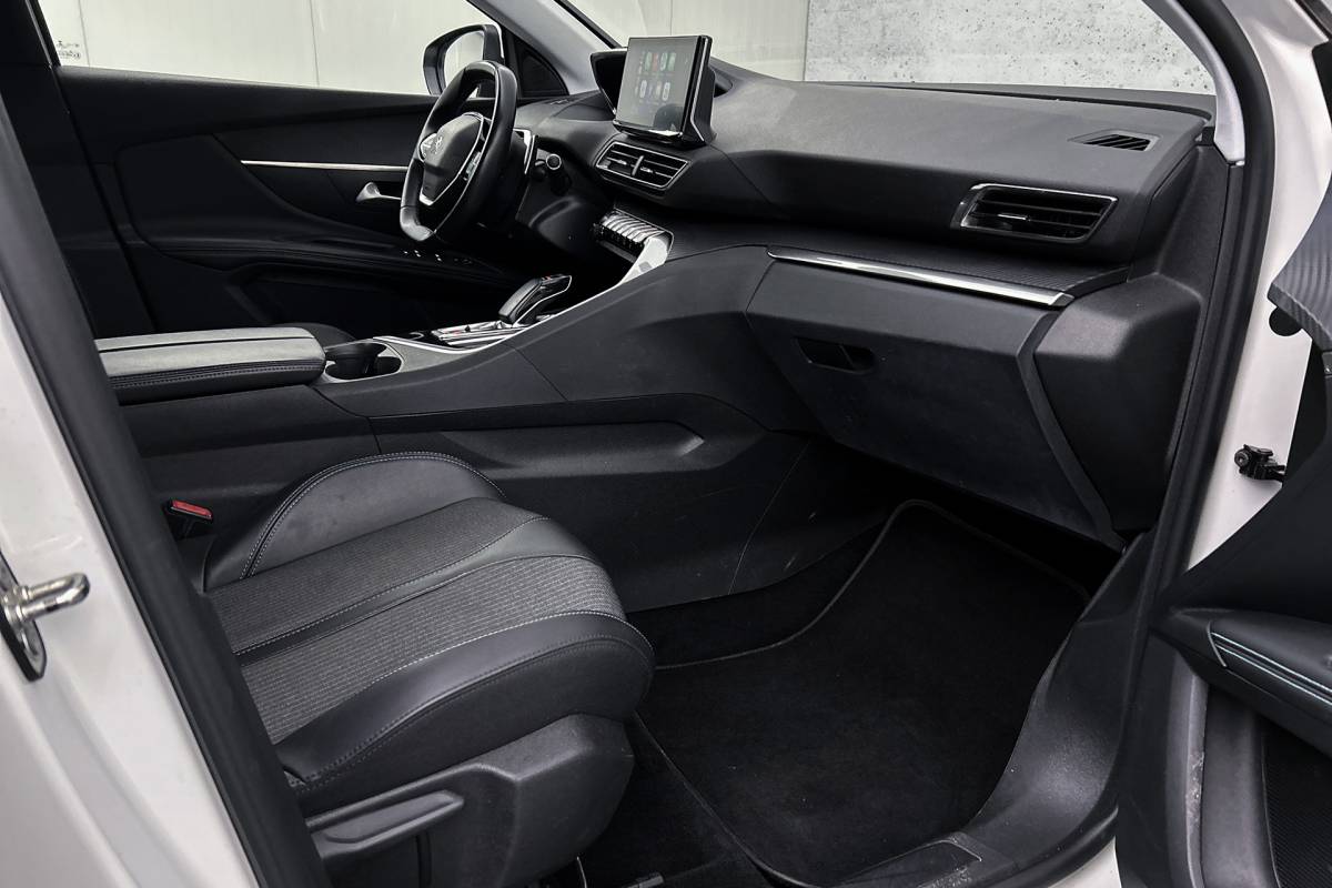 Peugeot 3008 Peugeot 3008 1.6 HYbrid 225 Allure | Camera | Half lederen bekleding | LED koplampen