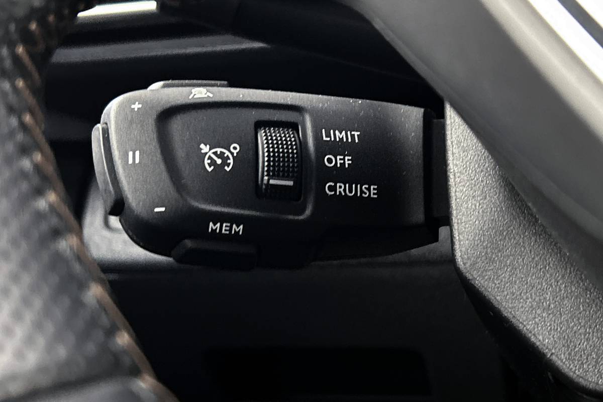 Peugeot 3008 Peugeot 3008 1.6 HYbrid4 300 Première | Camera | Stoelverwarming | LED