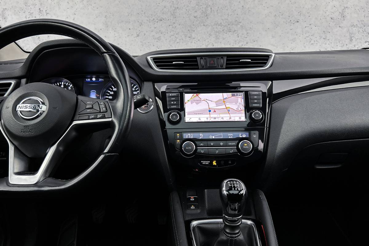 Nissan QASHQAI Nissan Qashqai 1.3 DIG-T Design Edition | Panoramadak | Camera | Apple Carplay