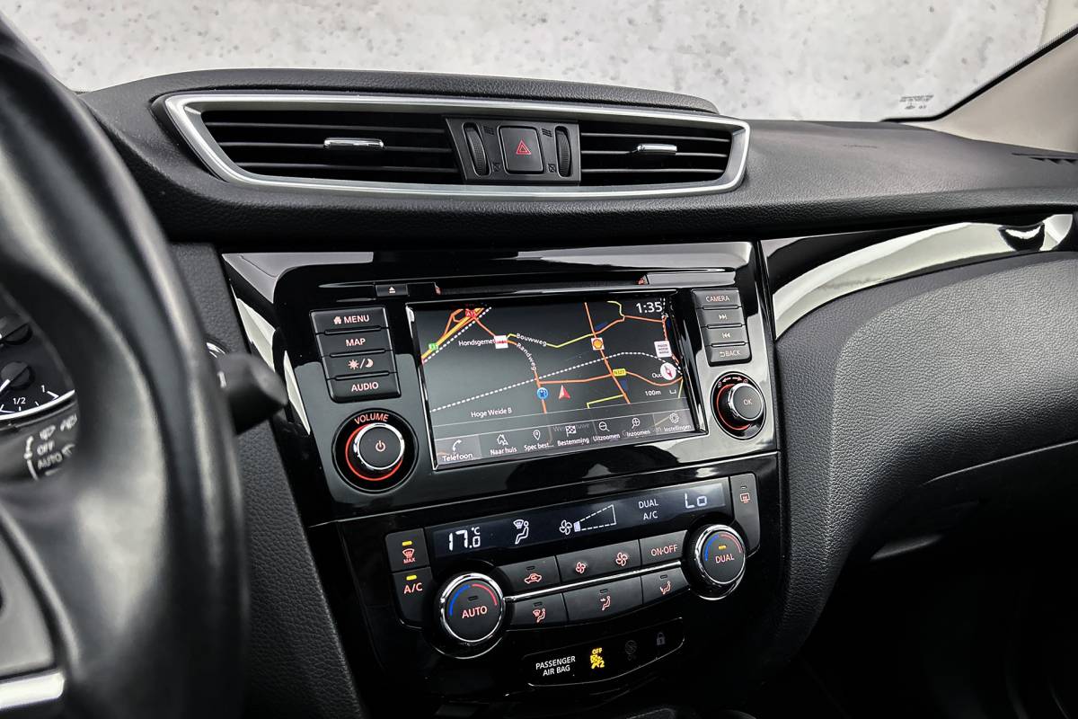 Nissan QASHQAI Nissan Qashqai 1.3 DIG-T Design Edition | Panoramadak | Camera | Apple Carplay