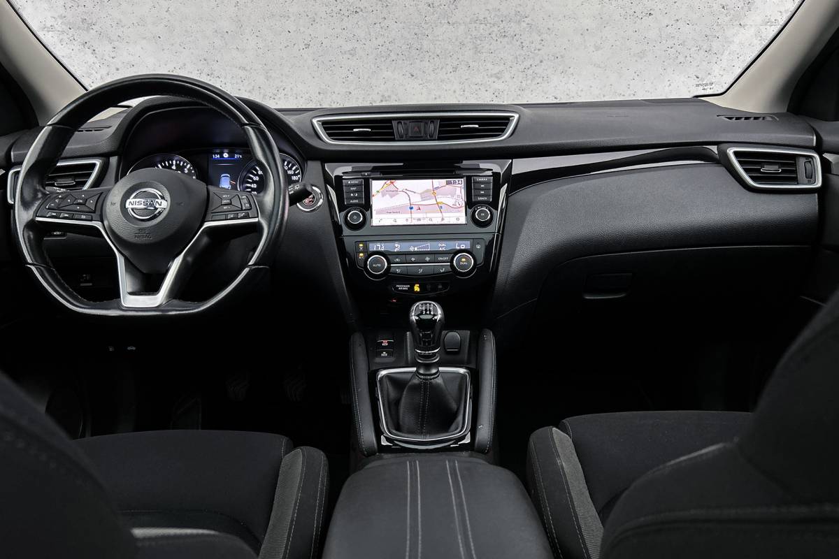 Nissan QASHQAI Nissan Qashqai 1.3 DIG-T Design Edition | Panoramadak | Camera | Apple Carplay