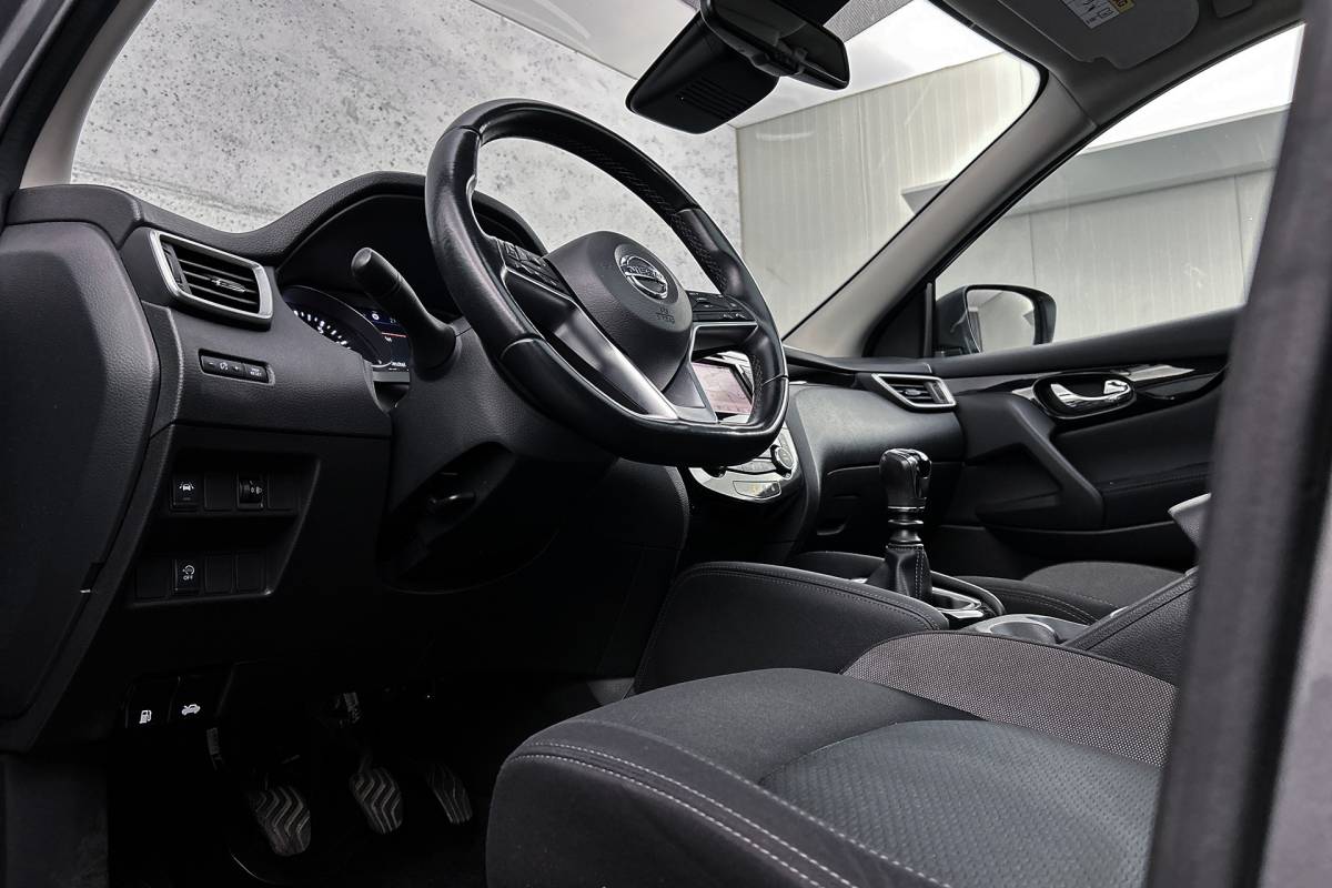 Nissan QASHQAI Nissan Qashqai 1.3 DIG-T Design Edition | Panoramadak | Camera | Apple Carplay