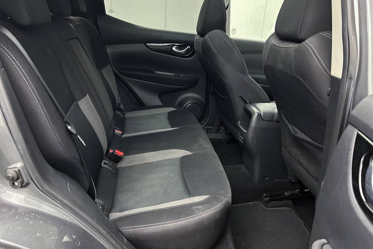 Nissan QASHQAI Nissan Qashqai 1.3 DIG-T Design Edition | Panoramadak | Camera | Apple Carplay