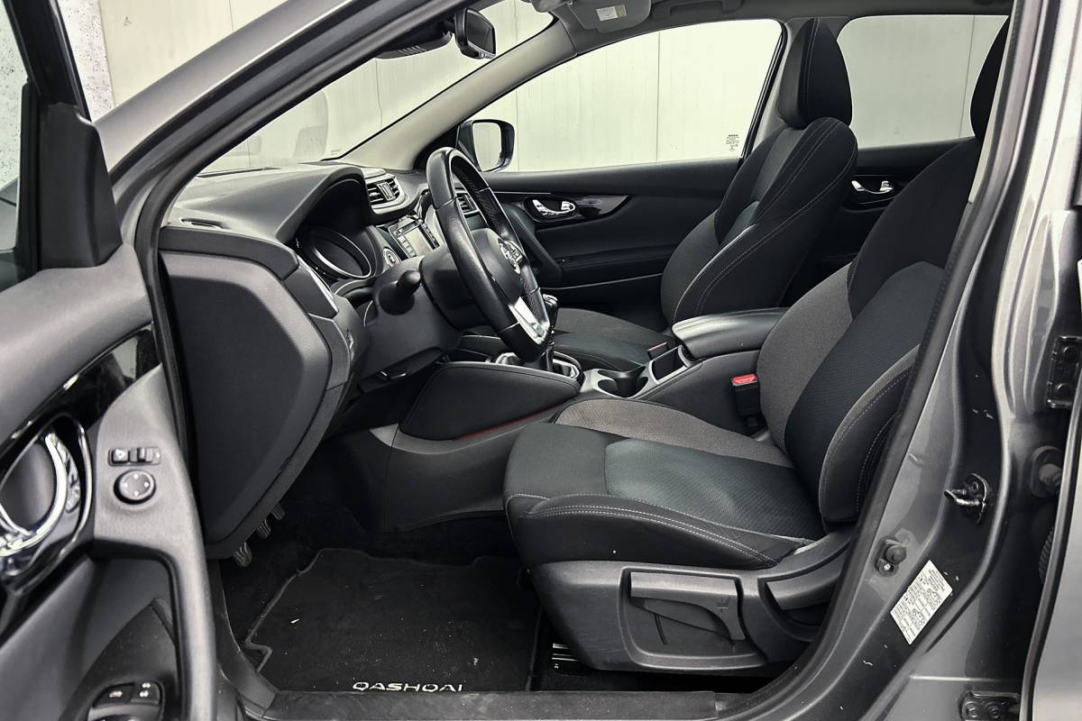 Nissan QASHQAI Nissan Qashqai 1.3 DIG-T Design Edition | Panoramadak | Camera | Apple Carplay