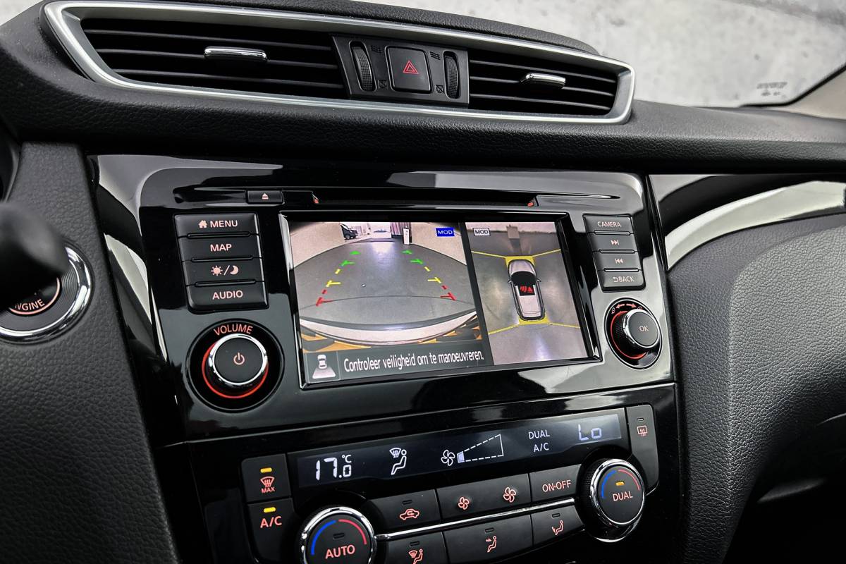 Nissan QASHQAI Nissan Qashqai 1.3 DIG-T Design Edition | Panoramadak | Camera | Apple Carplay