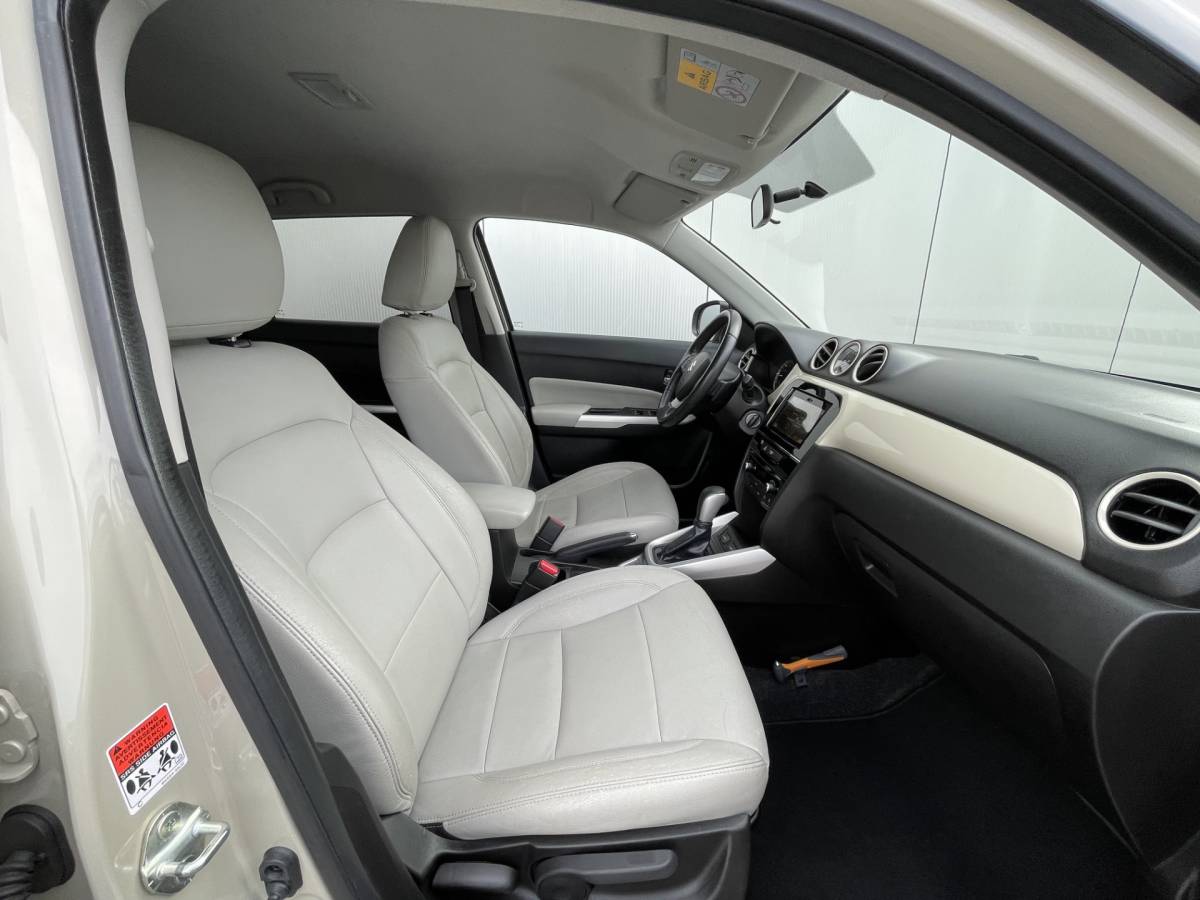 Suzuki Vitara Suzuki Vitara 1.6 Exclusive Automaat Navigatie, Climate Control, Adaptive Cruise Control, Leder, Trekhaak, Achteruitrijcamera