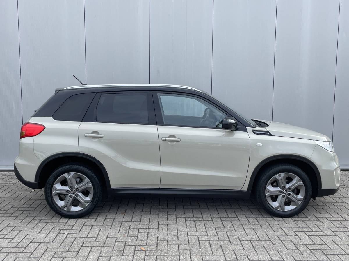 Suzuki Vitara Suzuki Vitara 1.6 Exclusive Automaat Navigatie, Climate Control, Adaptive Cruise Control, Leder, Trekhaak, Achteruitrijcamera