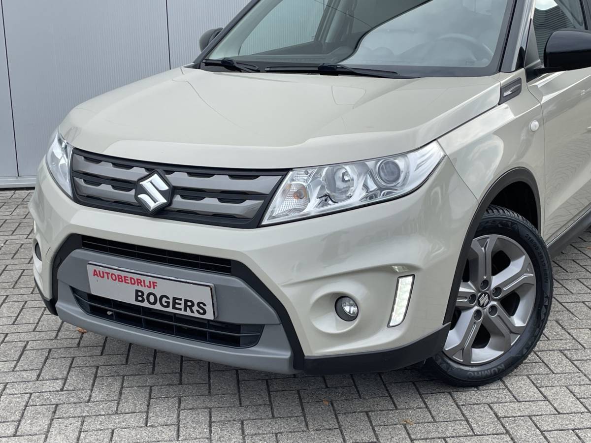 Suzuki Vitara Suzuki Vitara 1.6 Exclusive Automaat Navigatie, Climate Control, Adaptive Cruise Control, Leder, Trekhaak, Achteruitrijcamera