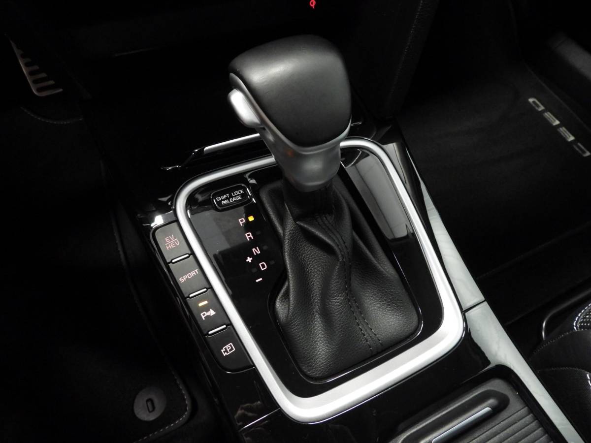 Kia Ceed Sportswagon Kia Ceed Sportswagon 1.6 GDI PHEV Plug-In ExecutiveLine TREKH./LEER/MEMORY/LED/17″LMV!