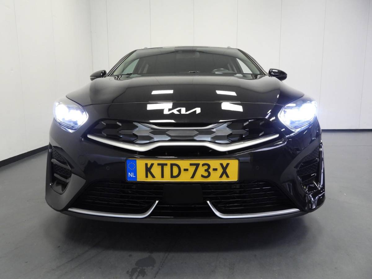 Kia Ceed Sportswagon Kia Ceed Sportswagon 1.6 GDI PHEV Plug-In ExecutiveLine TREKH./LEER/MEMORY/LED/17″LMV!