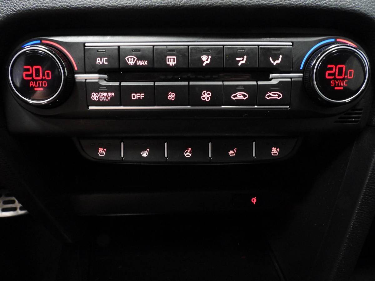 Kia Ceed Sportswagon Kia Ceed Sportswagon 1.6 GDI PHEV Plug-In ExecutiveLine TREKH./LEER/MEMORY/LED/17″LMV!