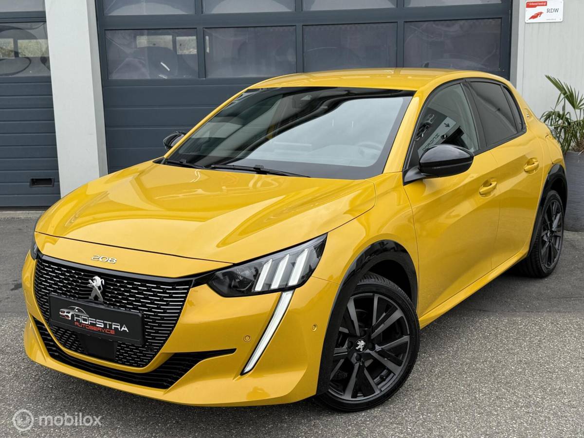 Peugeot 208 Peugeot 208 1.2 PureTech GT Pack Camera Adapt-Cruise Bomvol!