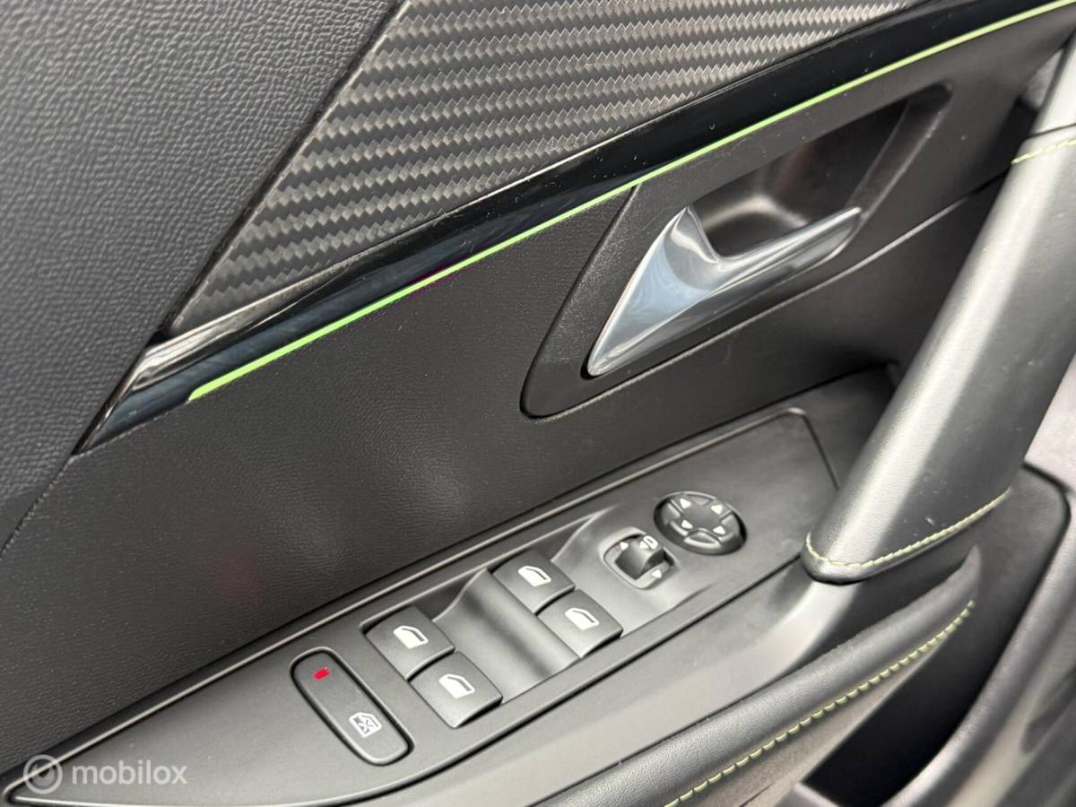 Peugeot 208 Peugeot 208 1.2 PureTech GT Pack Camera Adapt-Cruise Bomvol!