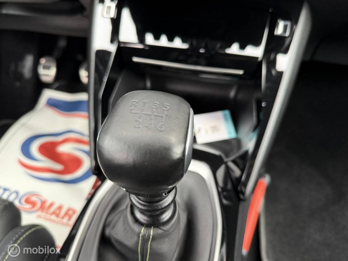 Peugeot 208 Peugeot 208 1.2 PureTech GT Pack Camera Adapt-Cruise Bomvol!