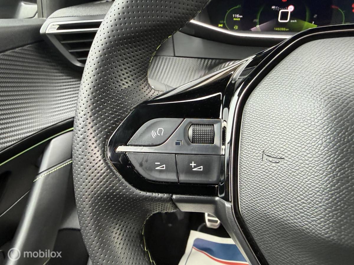 Peugeot 208 Peugeot 208 1.2 PureTech GT Pack Camera Adapt-Cruise Bomvol!