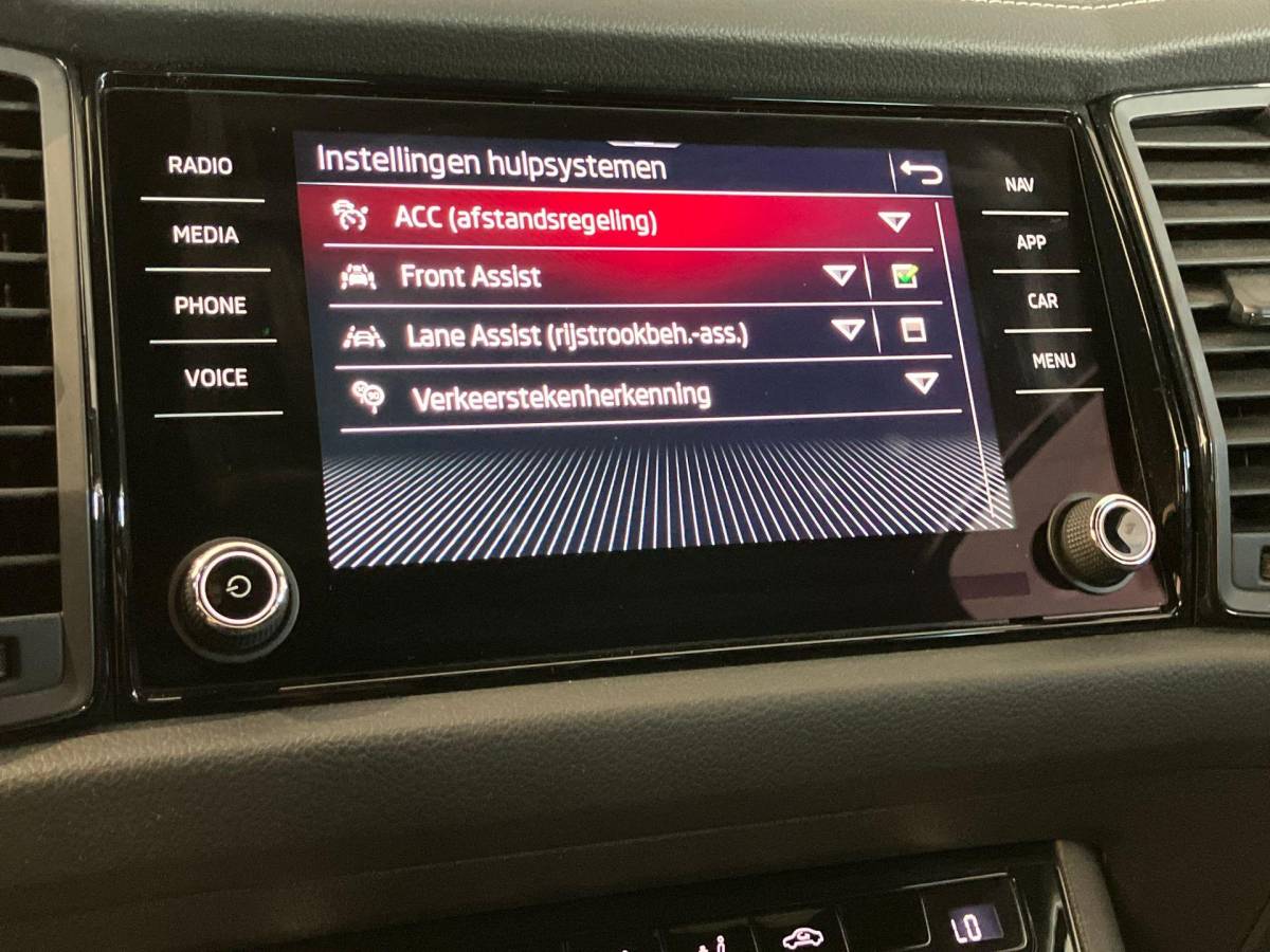 Škoda Kodiaq Skoda Kodiaq 1.5TSI/150PK Sportline Business 7p. DSG · Panoramadak · Camera · Leder/Alcantara · Apple/Android Car Play ·