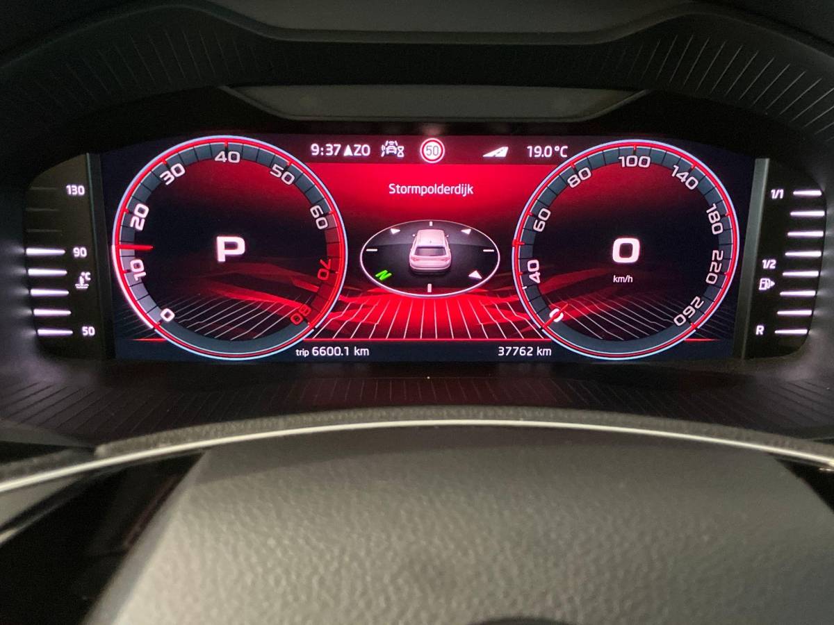 Škoda Kodiaq Skoda Kodiaq 1.5TSI/150PK Sportline Business 7p. DSG · Panoramadak · Camera · Leder/Alcantara · Apple/Android Car Play ·