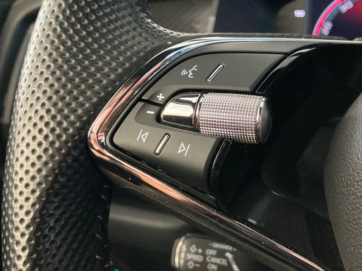 Škoda Kodiaq Skoda Kodiaq 1.5TSI/150PK Sportline Business 7p. DSG · Panoramadak · Camera · Leder/Alcantara · Apple/Android Car Play ·