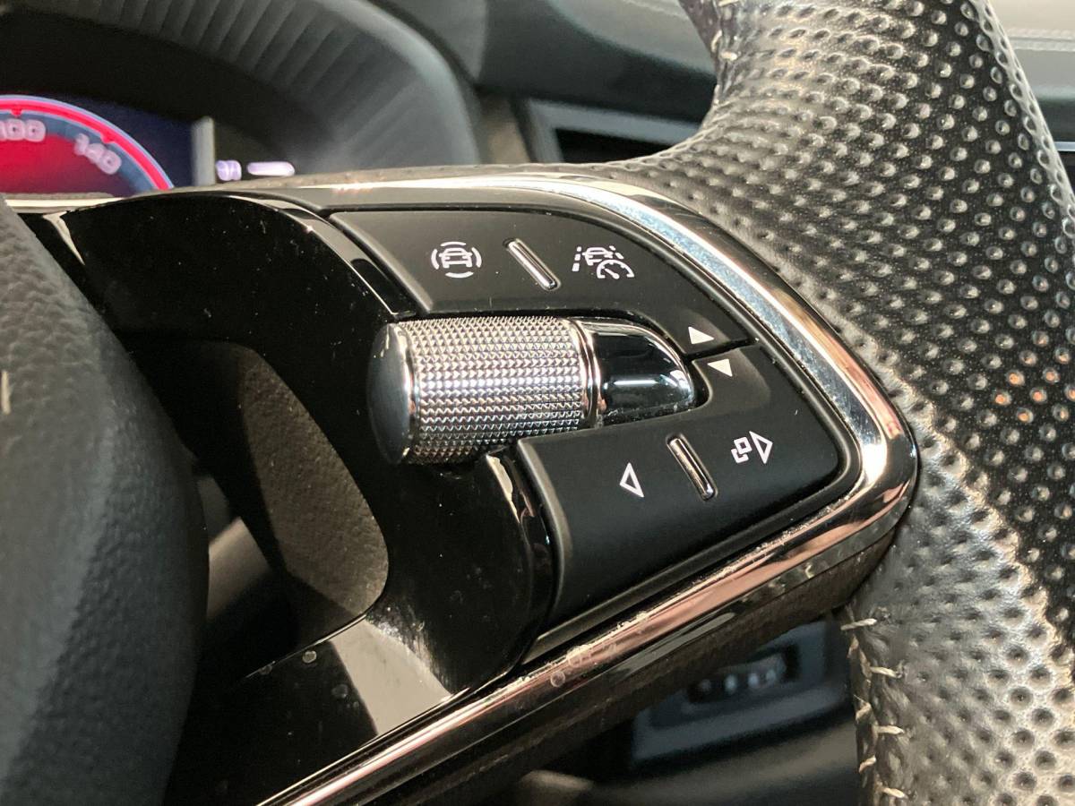Škoda Kodiaq Skoda Kodiaq 1.5TSI/150PK Sportline Business 7p. DSG · Panoramadak · Camera · Leder/Alcantara · Apple/Android Car Play ·