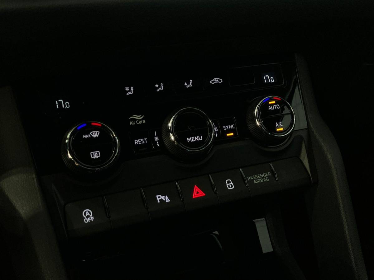 Škoda Kodiaq Skoda Kodiaq 1.5TSI/150PK Sportline Business 7p. DSG · Panoramadak · Camera · Leder/Alcantara · Apple/Android Car Play ·