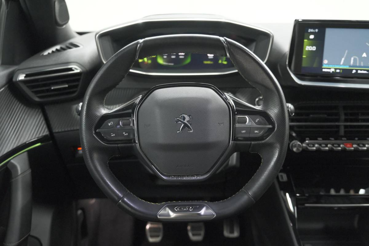 Peugeot 2008 Peugeot 2008 PureTech 130 GT Pack | Leer-Pakket | Dodehoekdetectie | Camera | Navigatie