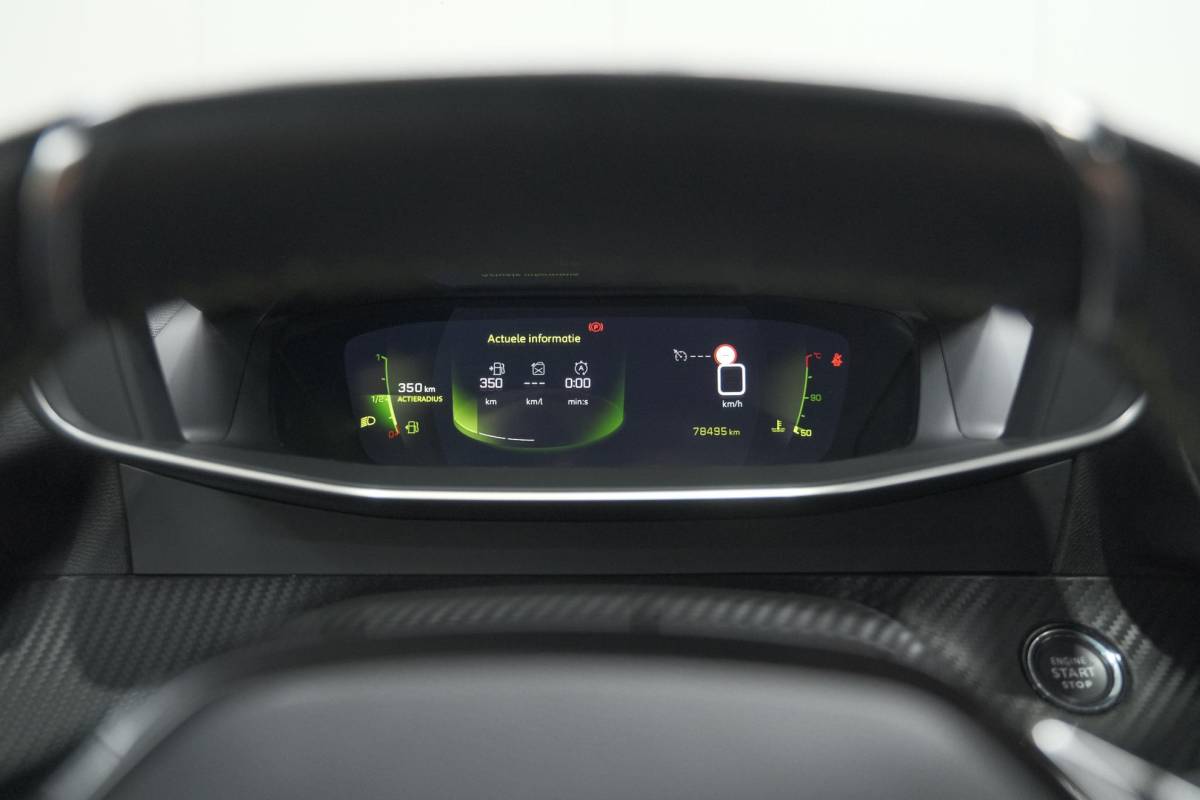 Peugeot 2008 Peugeot 2008 PureTech 130 GT Pack | Leer-Pakket | Dodehoekdetectie | Camera | Navigatie
