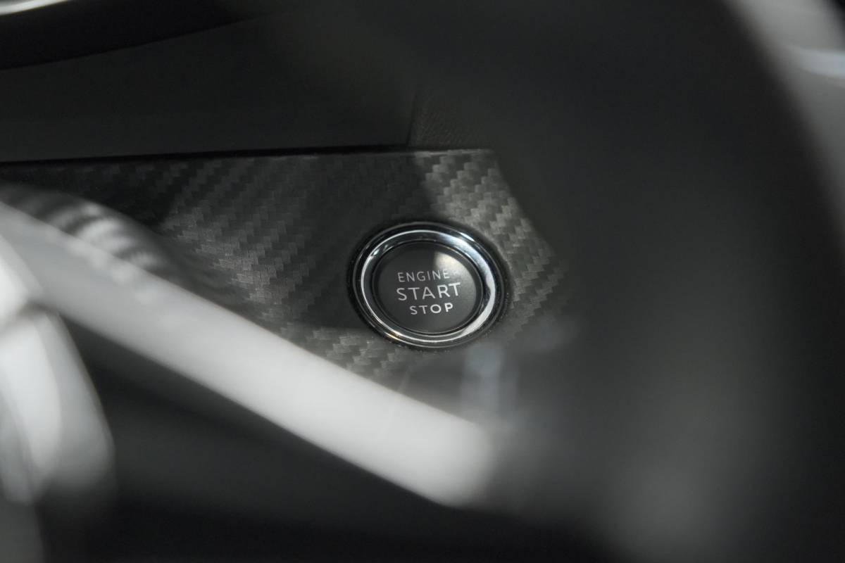 Peugeot 2008 Peugeot 2008 PureTech 130 GT Pack | Leer-Pakket | Dodehoekdetectie | Camera | Navigatie