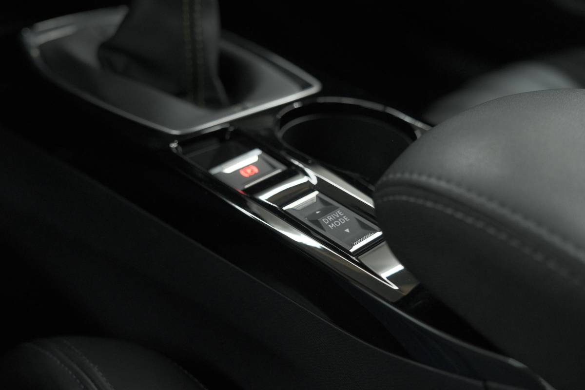 Peugeot 2008 Peugeot 2008 PureTech 130 GT Pack | Leer-Pakket | Dodehoekdetectie | Camera | Navigatie