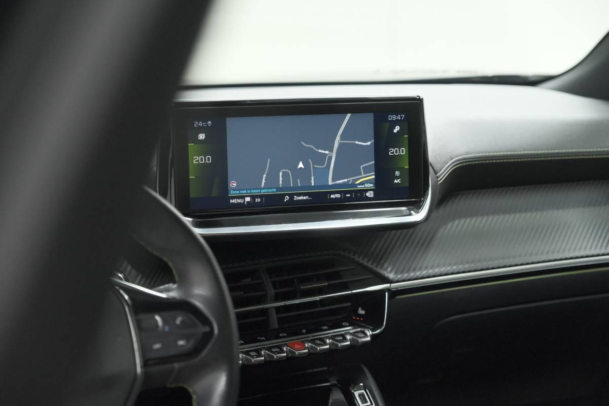 Peugeot 2008 Peugeot 2008 PureTech 130 GT Pack | Leer-Pakket | Dodehoekdetectie | Camera | Navigatie