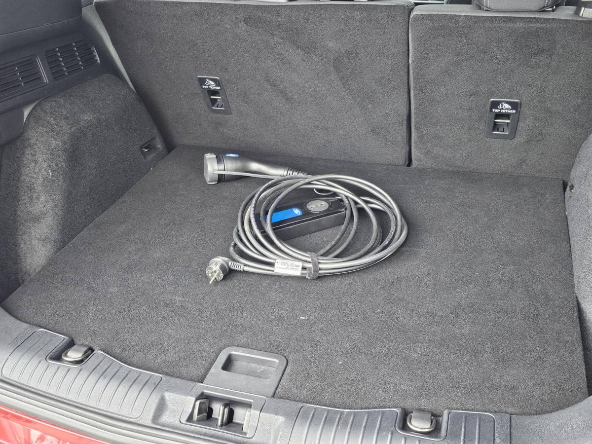 Ford Kuga Ford Kuga 2.5 PHEV Titanium | Adaptive cruise control | Camera | Dodehoeksensoren | Head up display | Koplampen adaptief