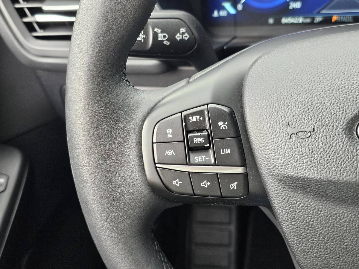 Ford Kuga Ford Kuga 2.5 PHEV Titanium | Adaptive cruise control | Camera | Dodehoeksensoren | Head up display | Koplampen adaptief