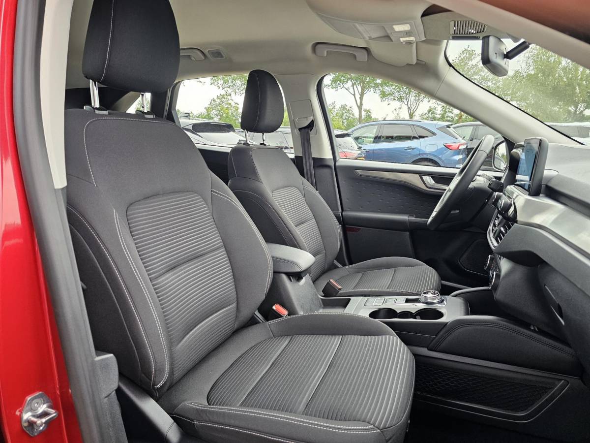 Ford Kuga Ford Kuga 2.5 PHEV Titanium | Adaptive cruise control | Camera | Dodehoeksensoren | Head up display | Koplampen adaptief