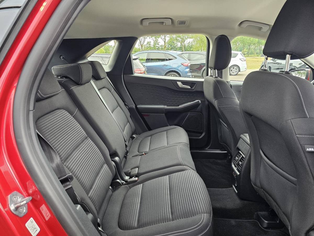 Ford Kuga Ford Kuga 2.5 PHEV Titanium | Adaptive cruise control | Camera | Dodehoeksensoren | Head up display | Koplampen adaptief