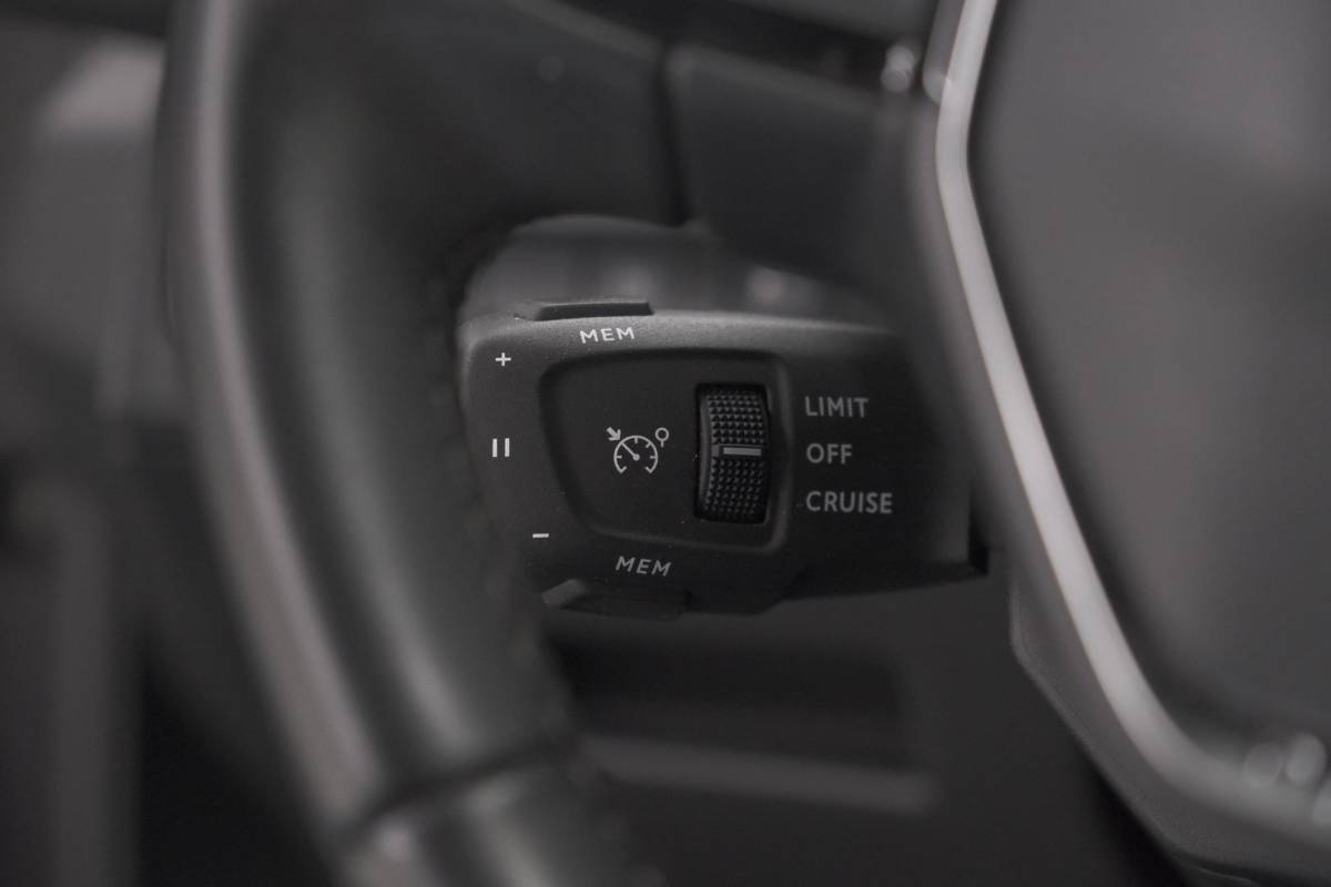 Peugeot 3008 Peugeot 3008 1.6 HYbrid 225 Allure | Camera | Dodehoekdetectie | Navigatie | Apple Carplay