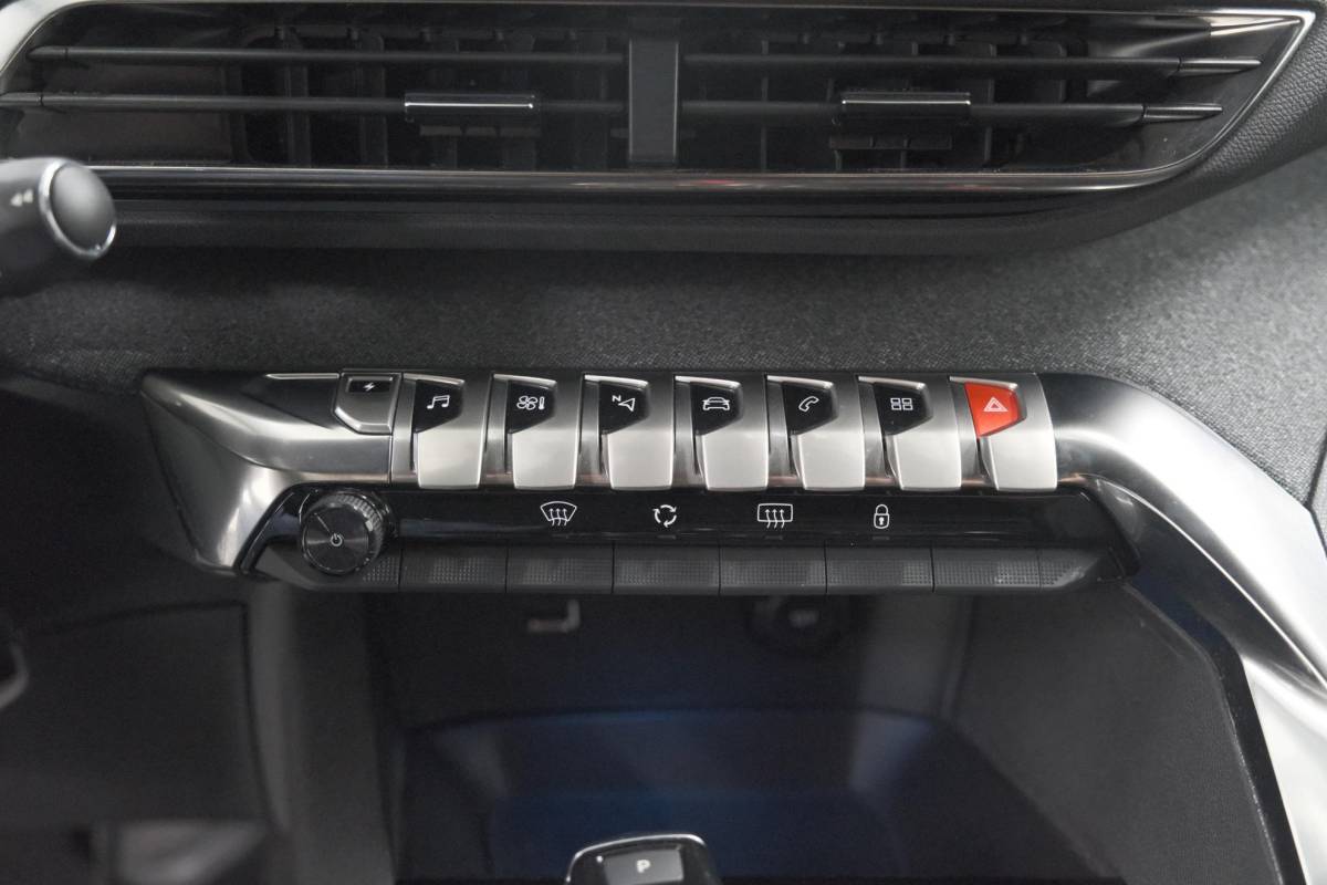 Peugeot 3008 Peugeot 3008 1.6 HYbrid 225 Allure | Camera | Dodehoekdetectie | Navigatie | Apple Carplay