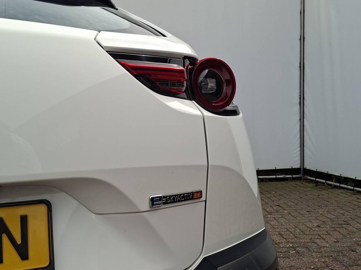 Mazda MX-30 Mazda MX-30 e-SkyActiv R-EV 170 Prime-line PHEV Carplay Camera 1Eigenaar Plug-in