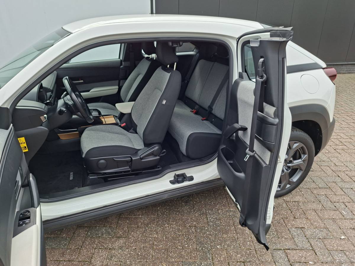 Mazda MX-30 Mazda MX-30 e-SkyActiv R-EV 170 Prime-line PHEV Carplay Camera 1Eigenaar Plug-in