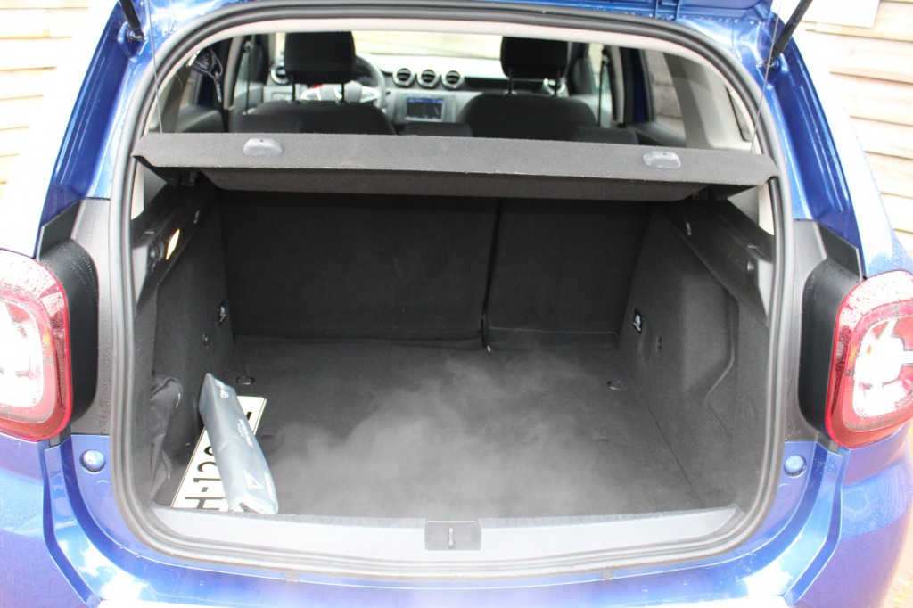 Dacia Duster Dacia Duster 1.0 TCe 100pk Bi-Fuel LPG-G3 15th Anniversary ECC/cruise/navi/trekhaak