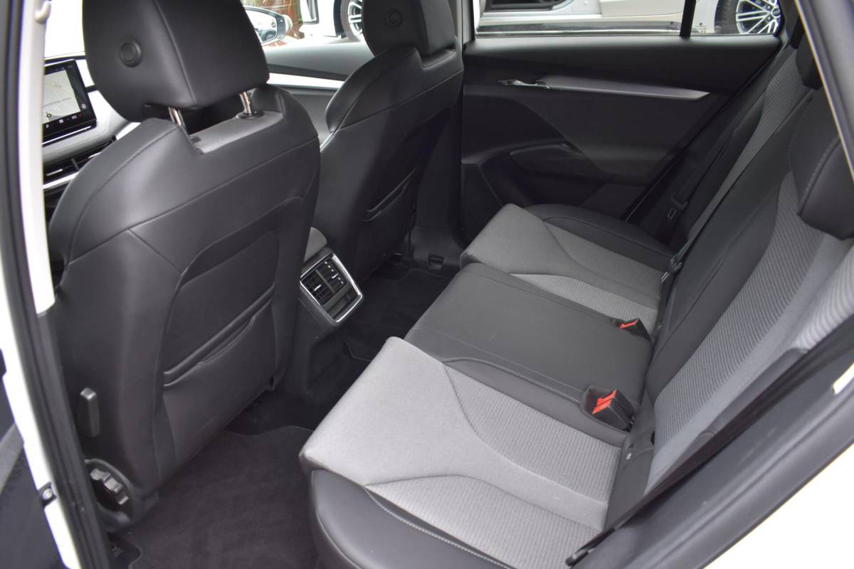 Škoda Enyaq iV Skoda Enyaq iV 80 | 93% SOH | Camera | Stuurverwarming | Carplay |