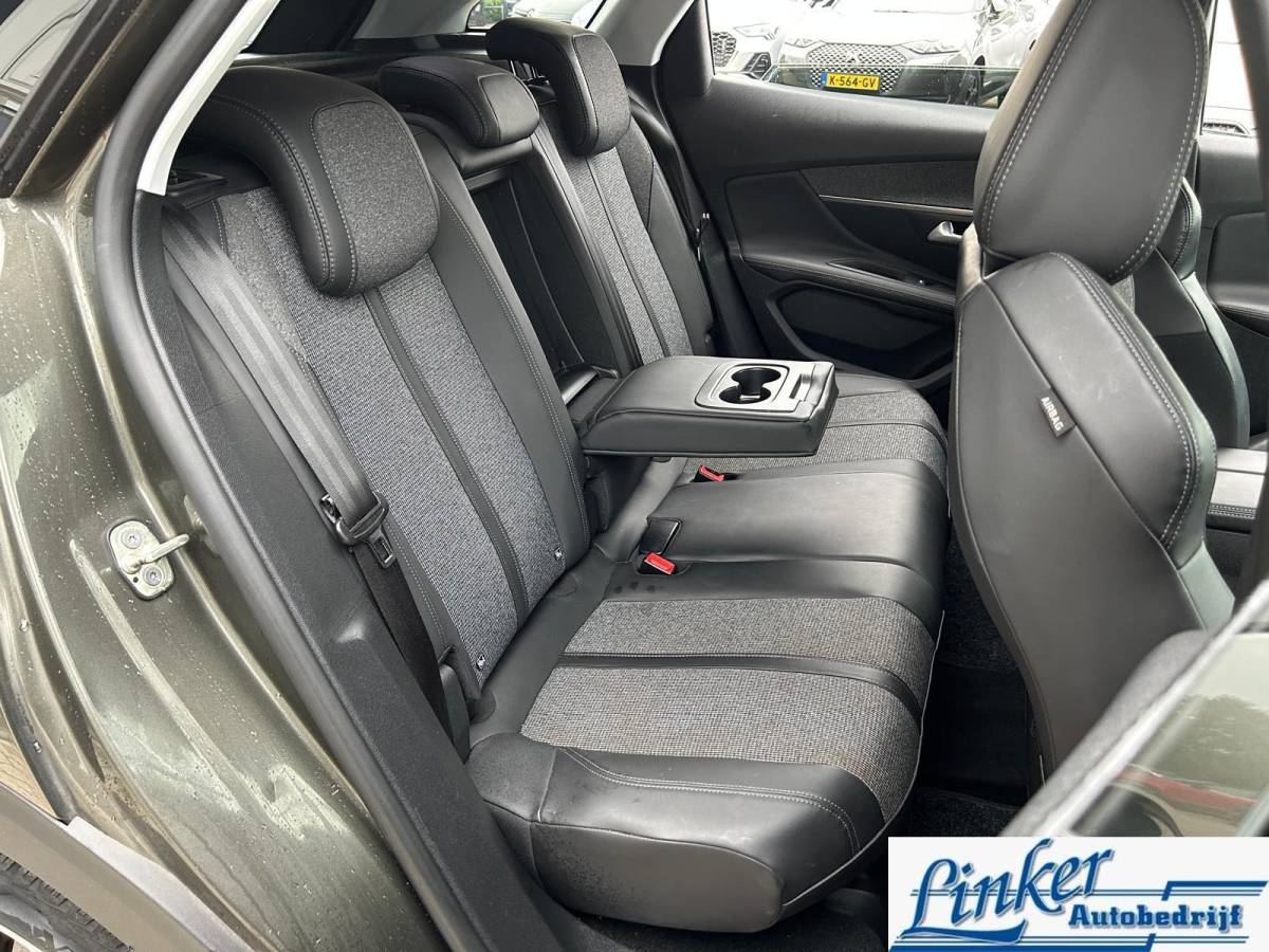 Peugeot 3008 Peugeot 3008 1.2 Blue Lease Premium| Nieuwe distributie|