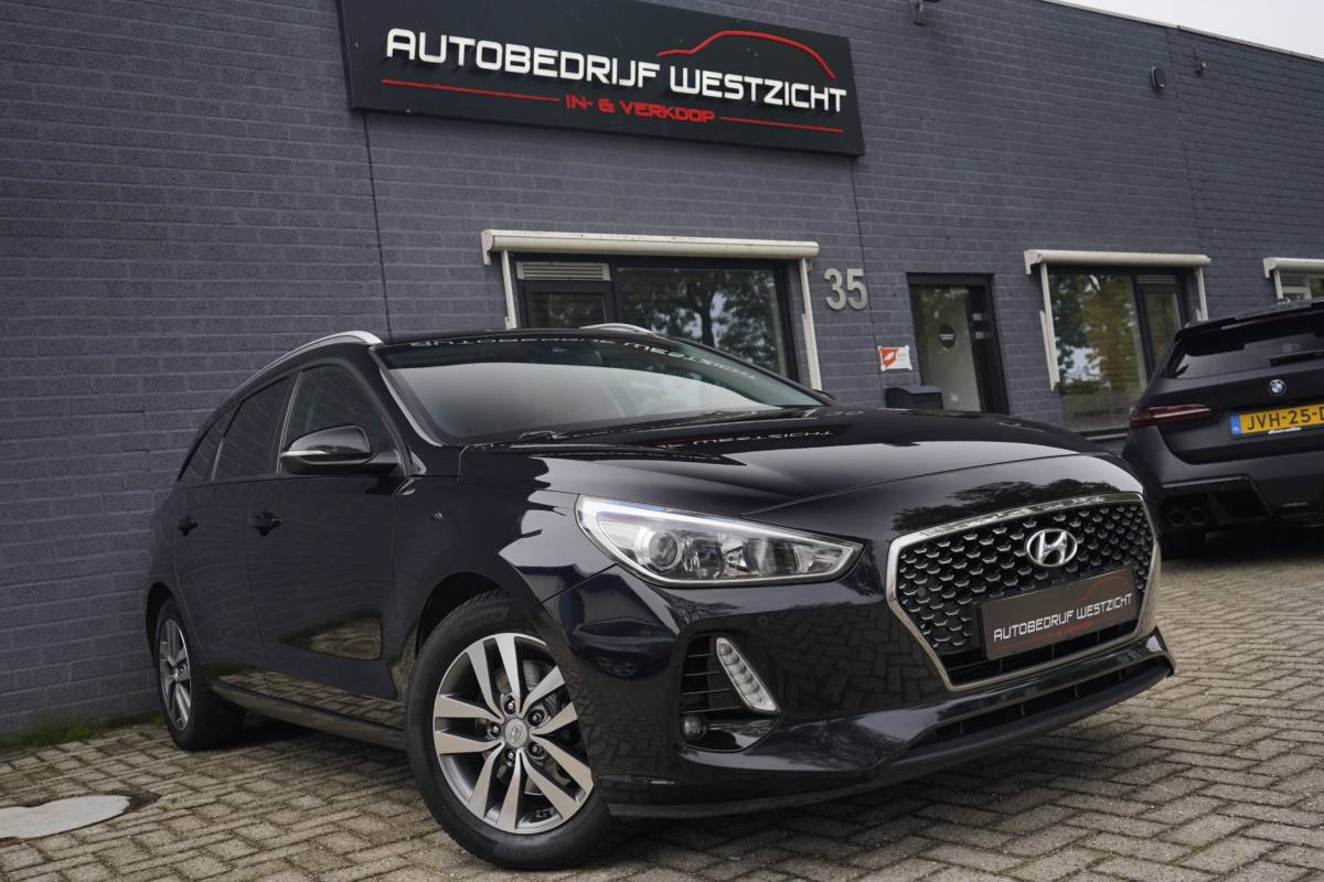 Hyundai i30 Hyundai I30 Wagon 1.0 T-GDI Select 120pk, Navigatie, Pdc