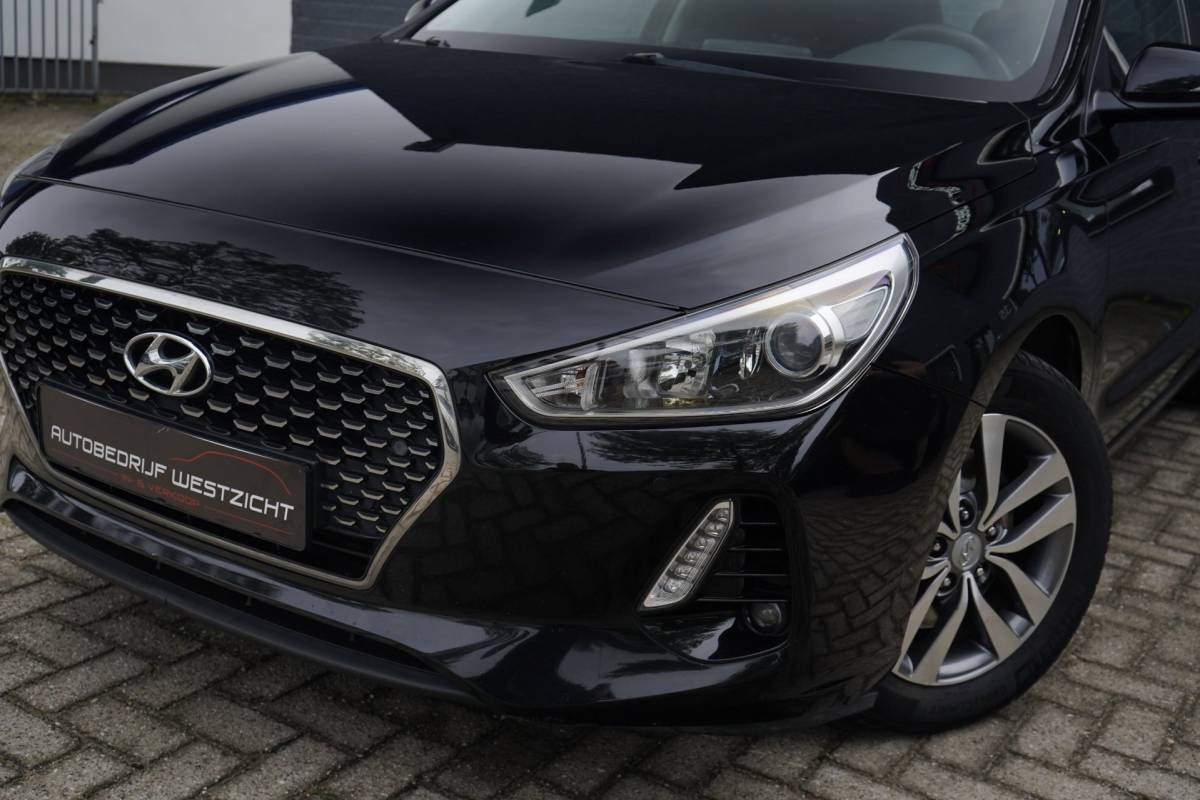 Hyundai i30 Hyundai I30 Wagon 1.0 T-GDI Select 120pk, Navigatie, Pdc