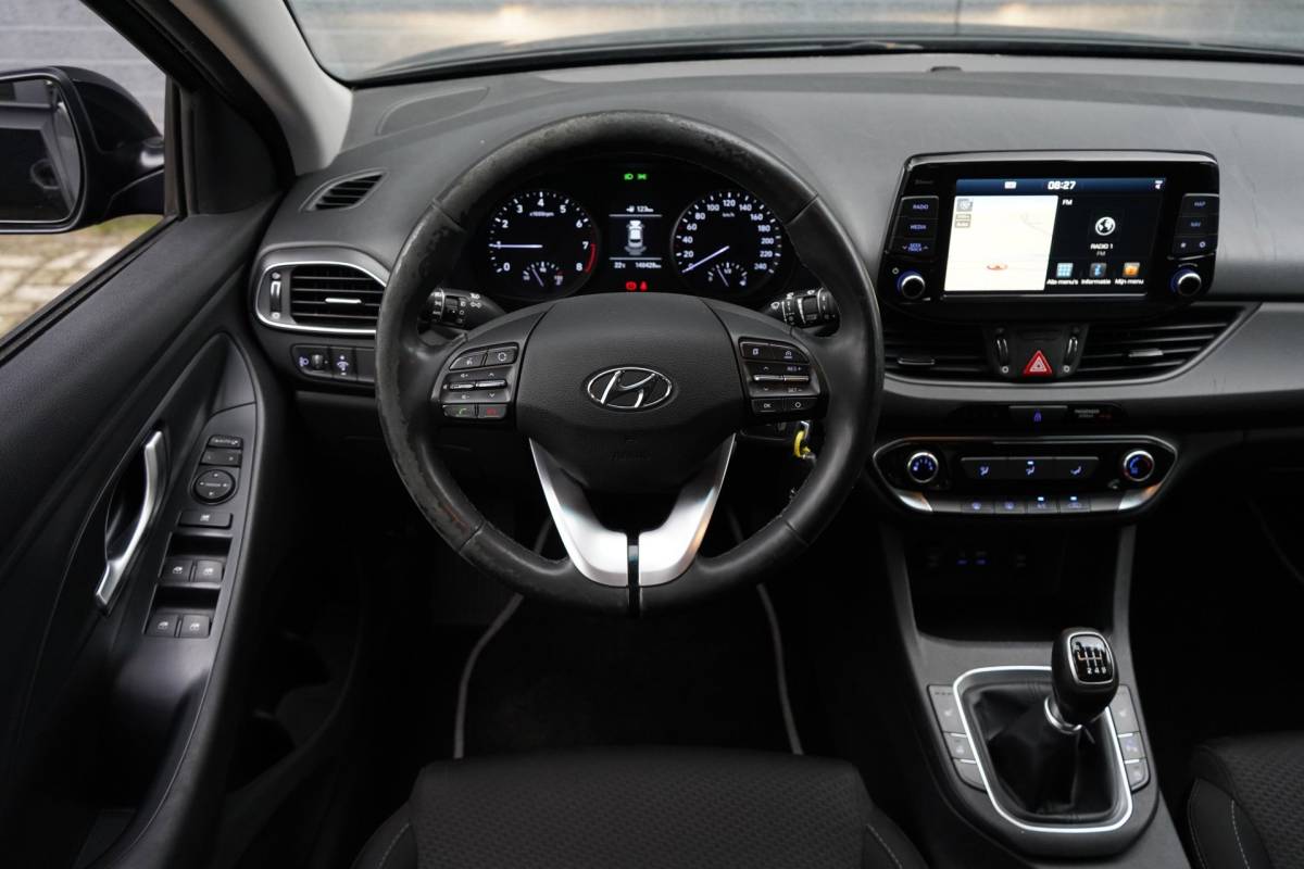 Hyundai i30 Hyundai I30 Wagon 1.0 T-GDI Select 120pk, Navigatie, Pdc