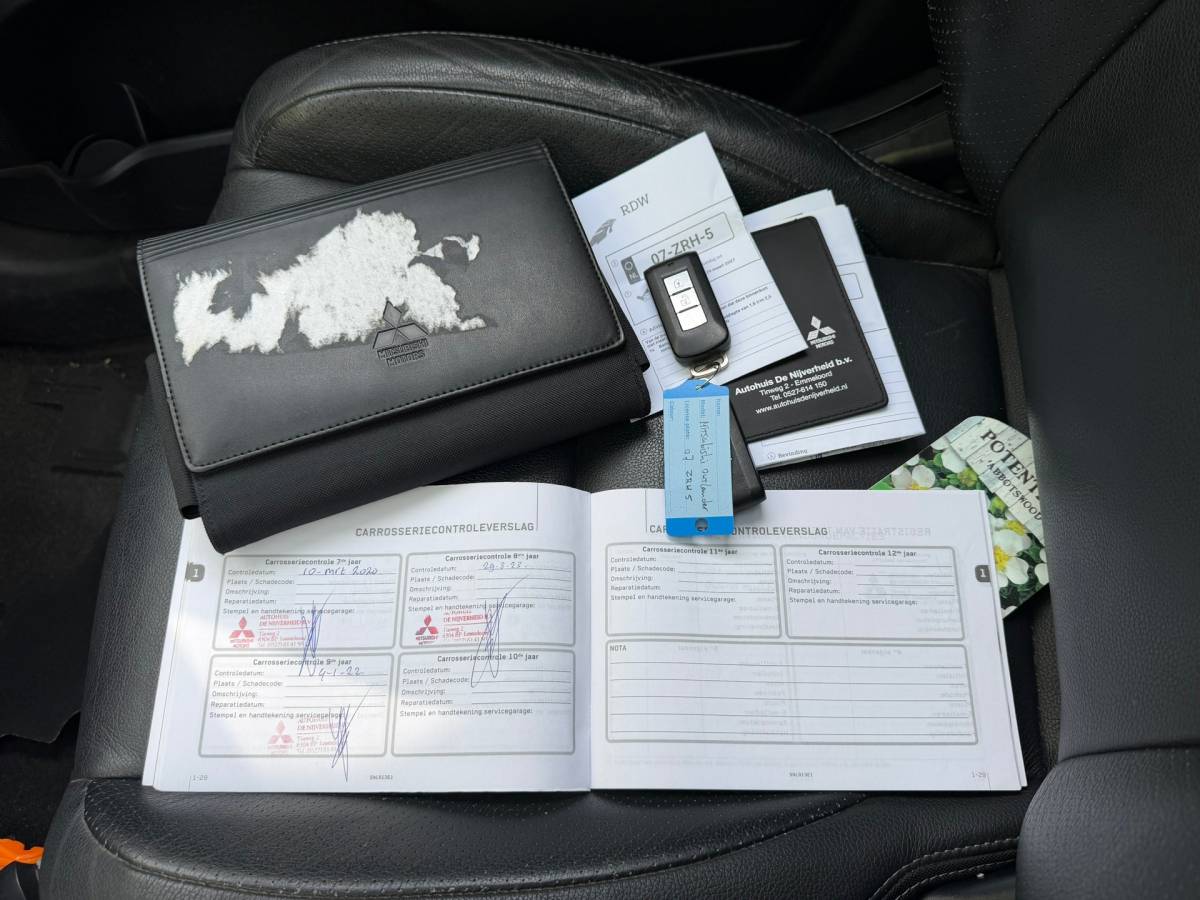 Mitsubishi Outlander Mitsubishi Outlander 2.0 Edition Two | Cruise control + Pano Nu € 5.500,- !!!