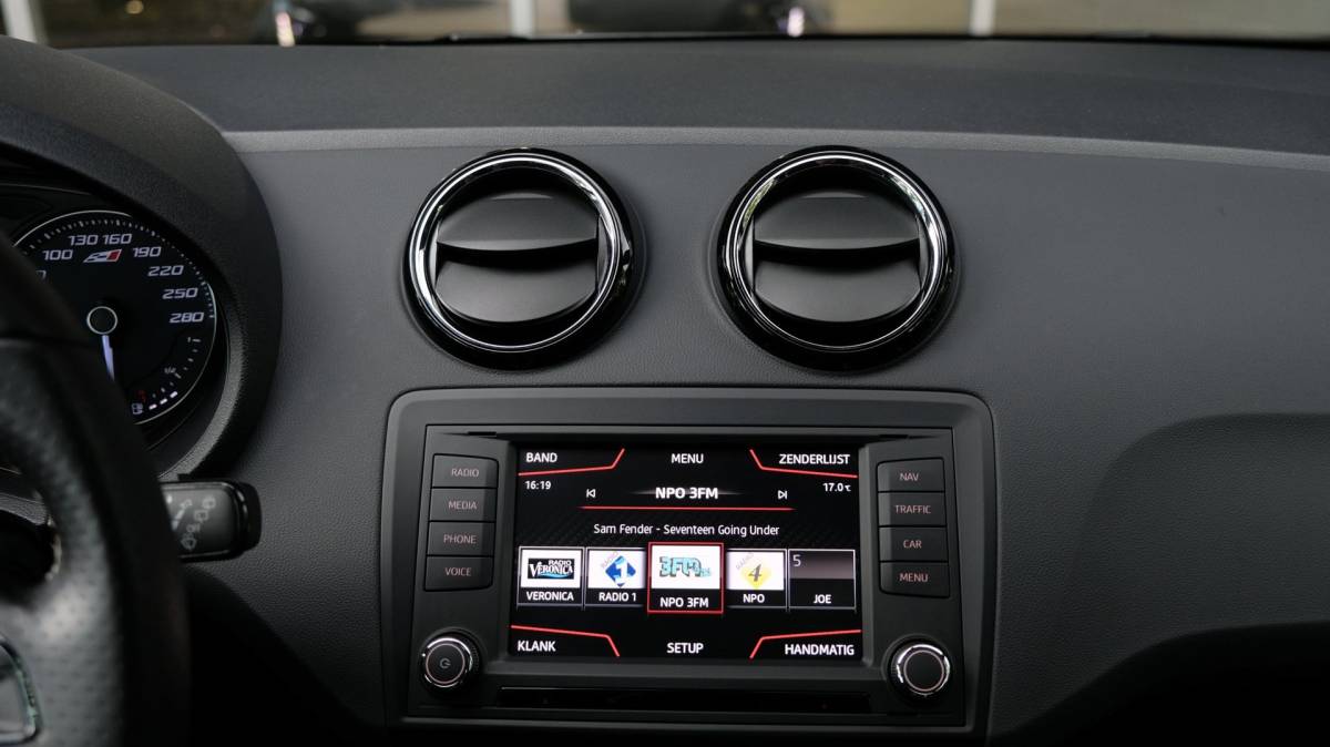 SEAT Ibiza Seat Ibiza SC 1.8 TSI Cupra 192PK Carplay Cruise Pano Led