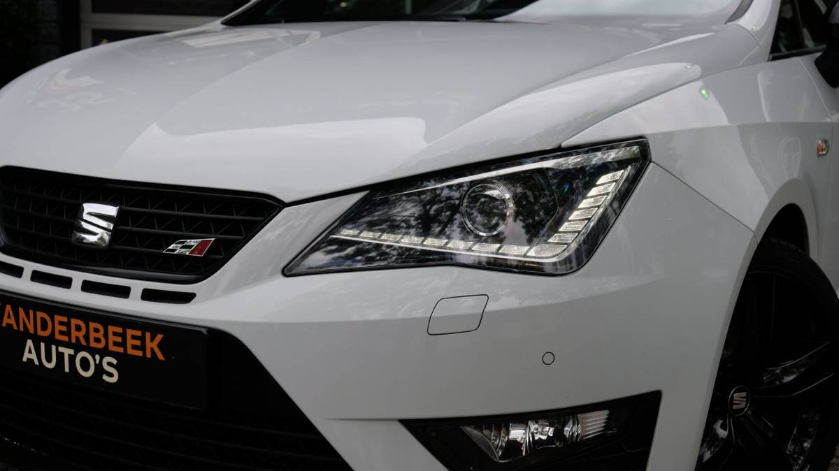 SEAT Ibiza Seat Ibiza SC 1.8 TSI Cupra 192PK Carplay Cruise Pano Led