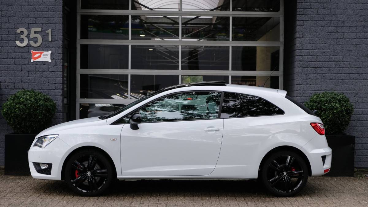 SEAT Ibiza Seat Ibiza SC 1.8 TSI Cupra 192PK Carplay Cruise Pano Led