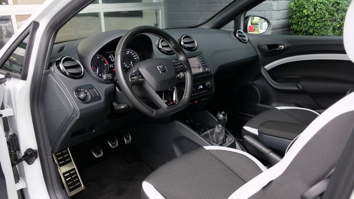 SEAT Ibiza Seat Ibiza SC 1.8 TSI Cupra 192PK Carplay Cruise Pano Led
